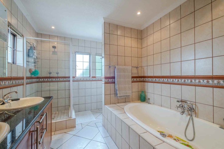 4 Bedroom Property for Sale in Woodlands Gauteng