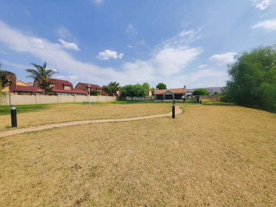 1 Bedroom Property for Sale in Willowbrook Gauteng