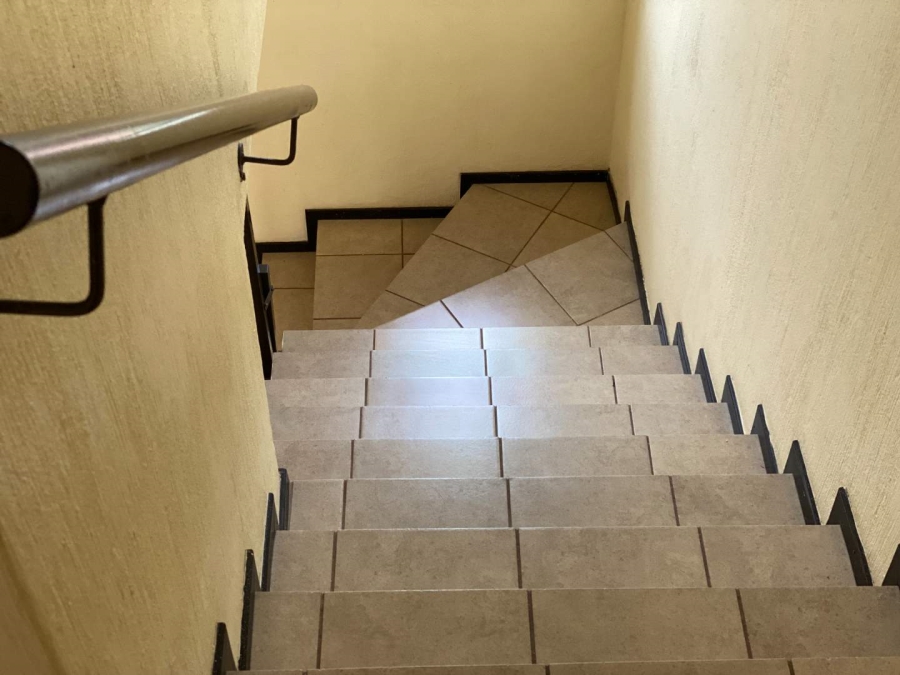 2 Bedroom Property for Sale in Helderkruin Gauteng