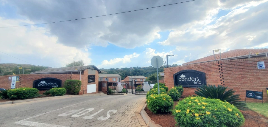 2 Bedroom Property for Sale in Helderkruin Gauteng