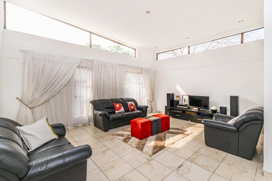 4 Bedroom Property for Sale in Ontdekkerspark Gauteng