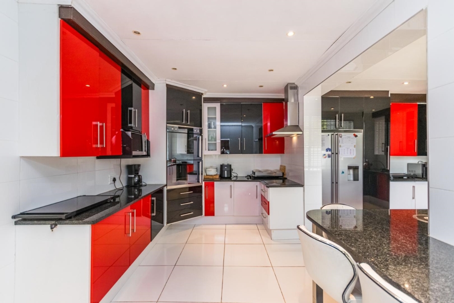 4 Bedroom Property for Sale in Ontdekkerspark Gauteng