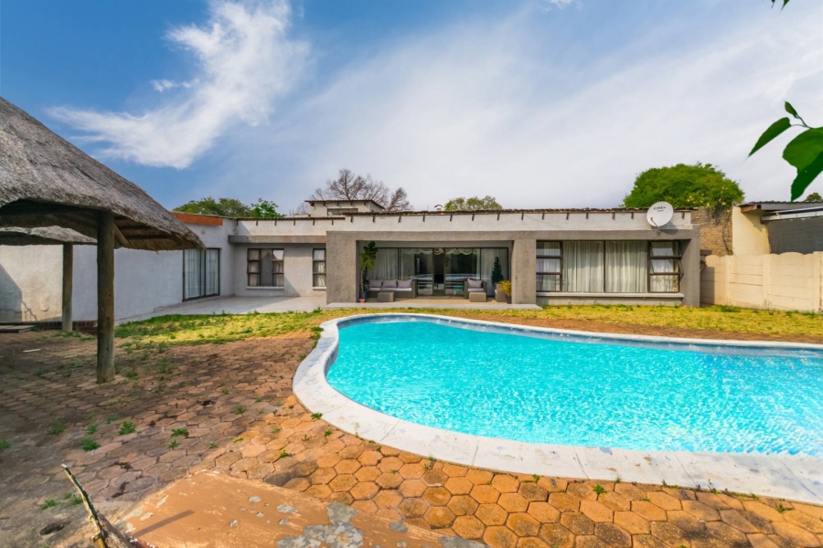 4 Bedroom Property for Sale in Ontdekkerspark Gauteng