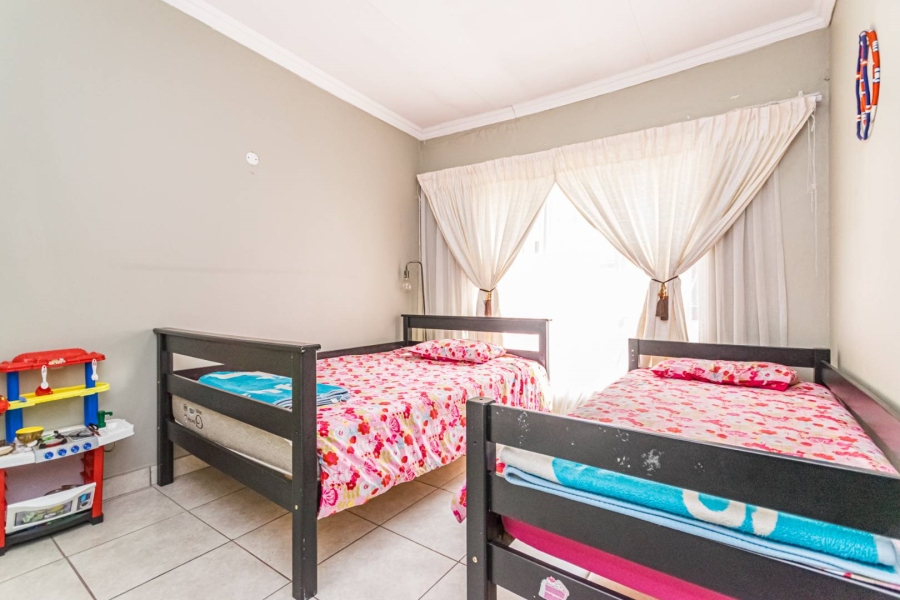 4 Bedroom Property for Sale in Ontdekkerspark Gauteng