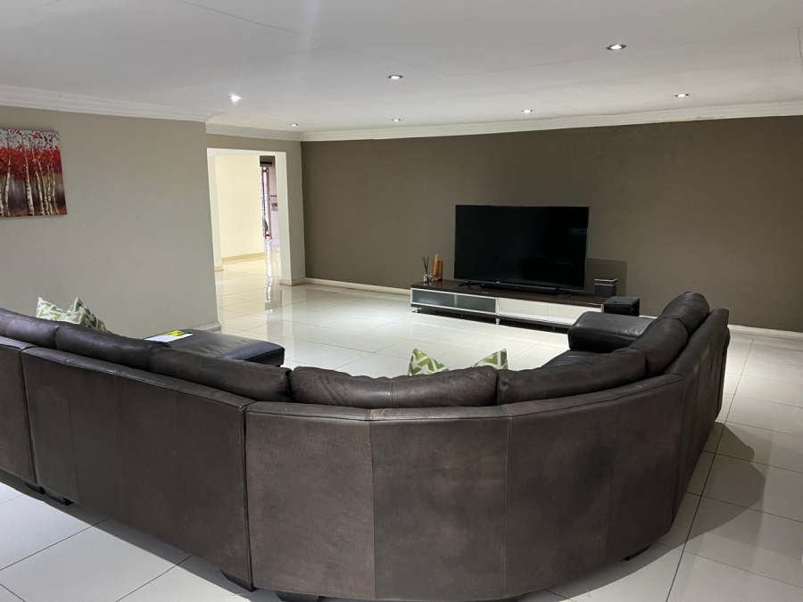 3 Bedroom Property for Sale in Dawn Park Gauteng