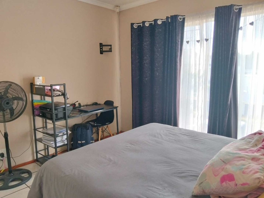 3 Bedroom Property for Sale in New Redruth Gauteng