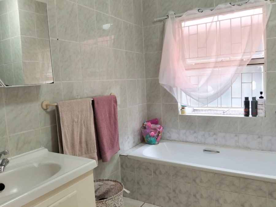 3 Bedroom Property for Sale in New Redruth Gauteng
