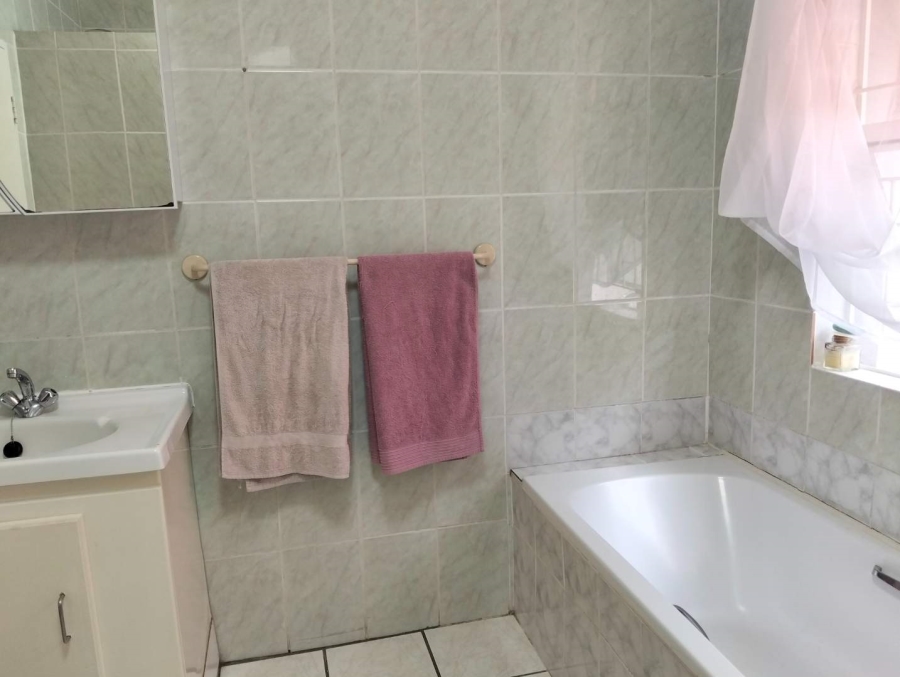 3 Bedroom Property for Sale in New Redruth Gauteng