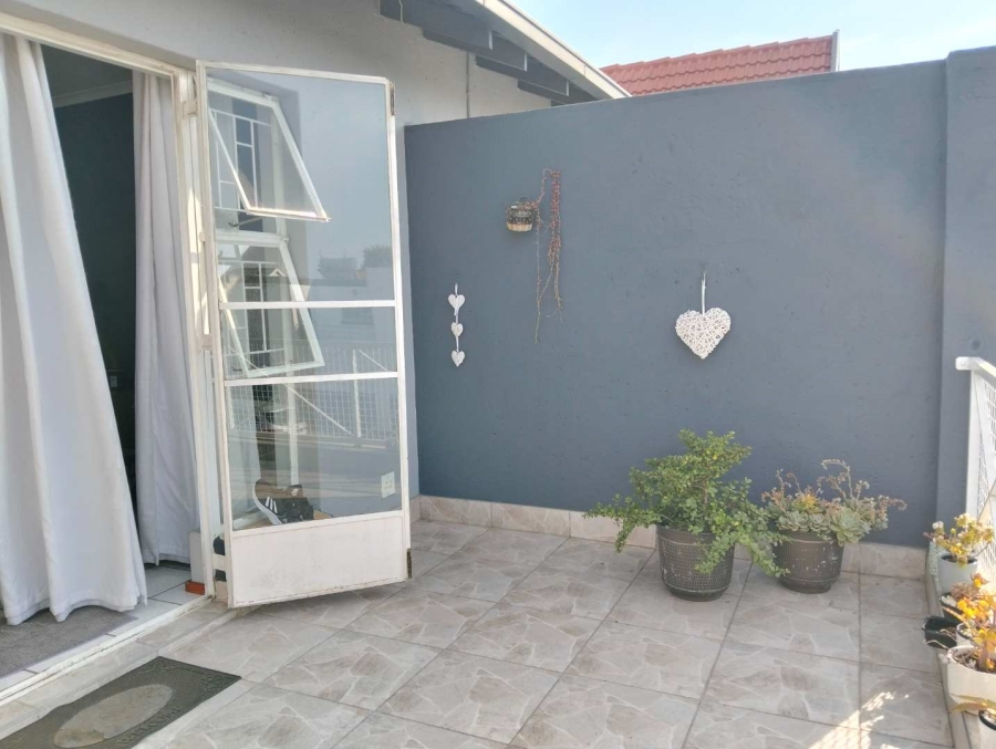 3 Bedroom Property for Sale in New Redruth Gauteng