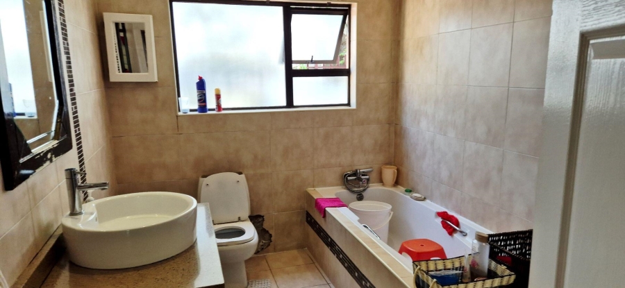 3 Bedroom Property for Sale in Robertsham Gauteng