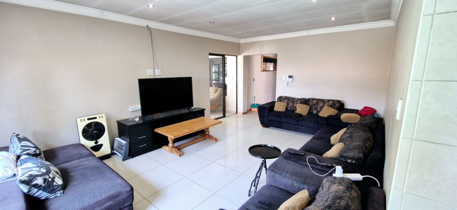 3 Bedroom Property for Sale in Robertsham Gauteng