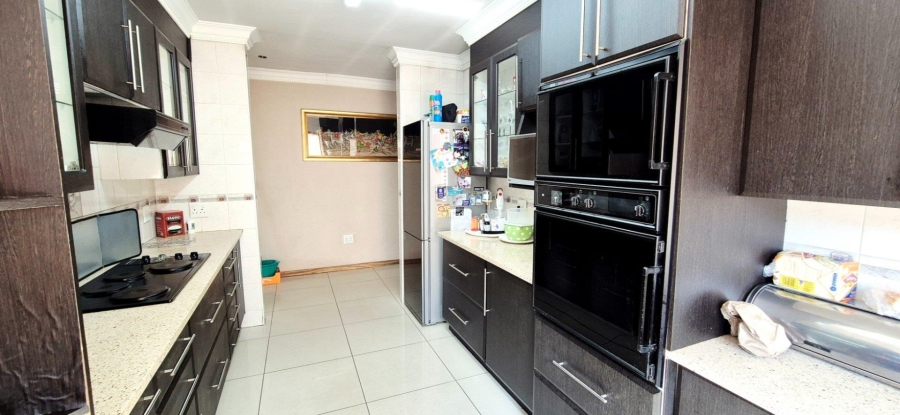 3 Bedroom Property for Sale in Robertsham Gauteng