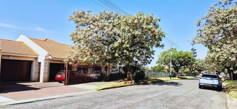 3 Bedroom Property for Sale in Robertsham Gauteng