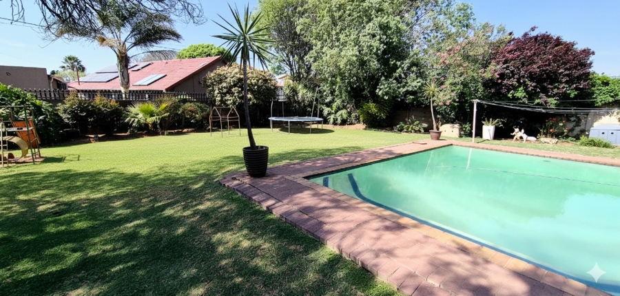 3 Bedroom Property for Sale in Robertsham Gauteng