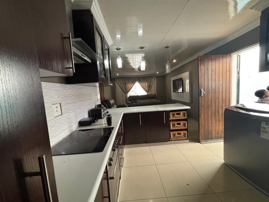 3 Bedroom Property for Sale in Protea Glen Gauteng