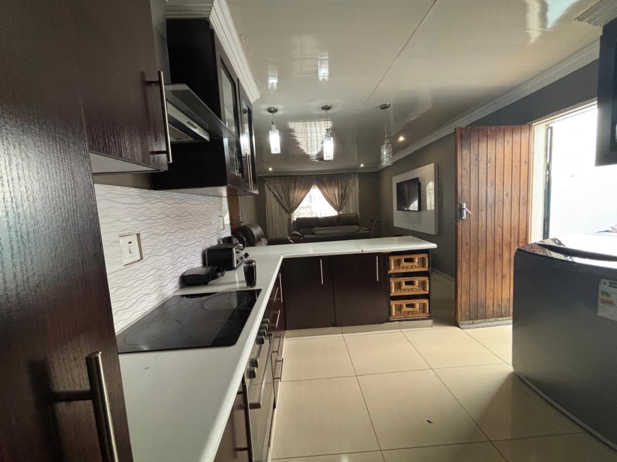 3 Bedroom Property for Sale in Protea Glen Gauteng