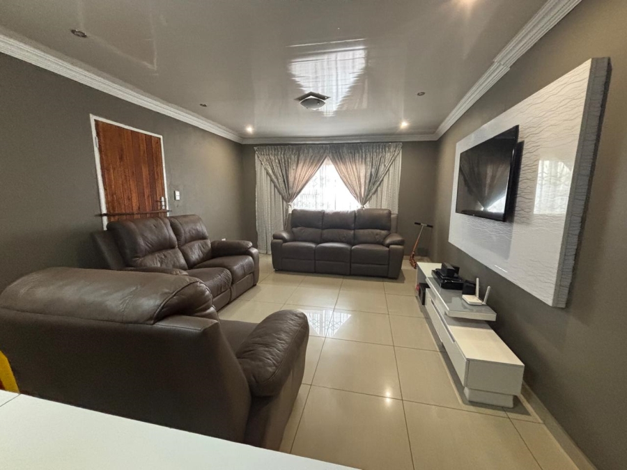 3 Bedroom Property for Sale in Protea Glen Gauteng