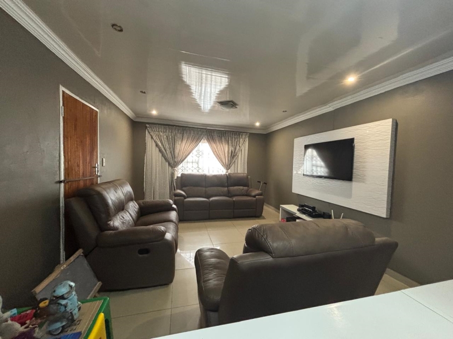 3 Bedroom Property for Sale in Protea Glen Gauteng