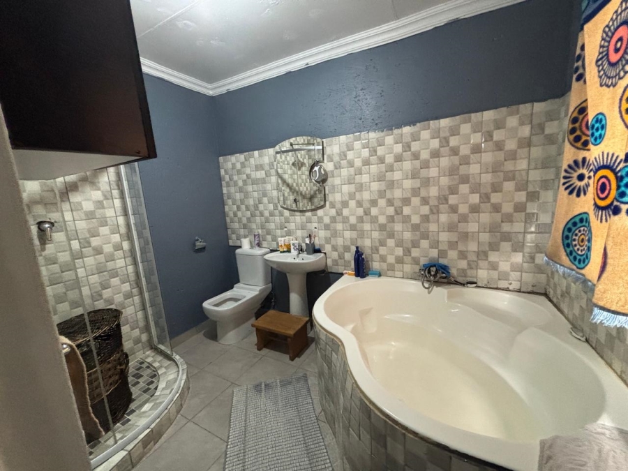 3 Bedroom Property for Sale in Protea Glen Gauteng