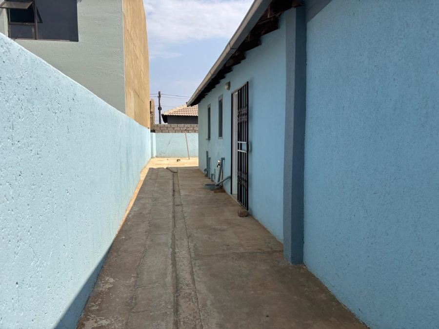 3 Bedroom Property for Sale in Protea Glen Gauteng