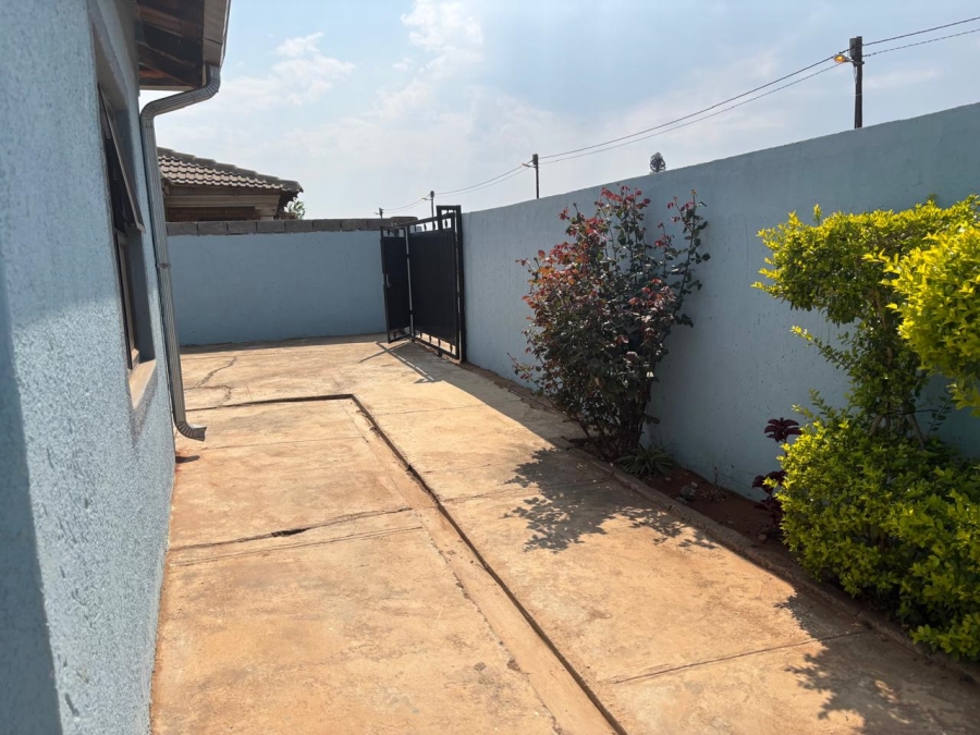 3 Bedroom Property for Sale in Protea Glen Gauteng