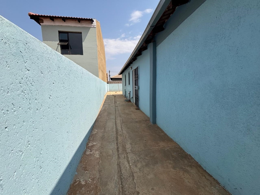 3 Bedroom Property for Sale in Protea Glen Gauteng