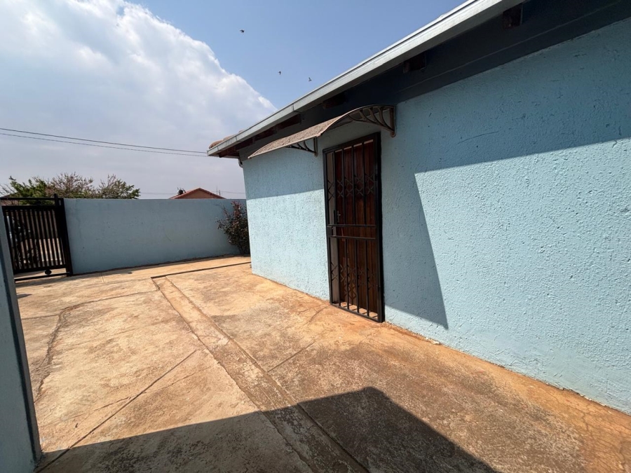 3 Bedroom Property for Sale in Protea Glen Gauteng