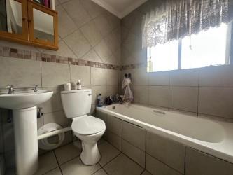 2 Bedroom Property for Sale in Verwoerdpark Gauteng