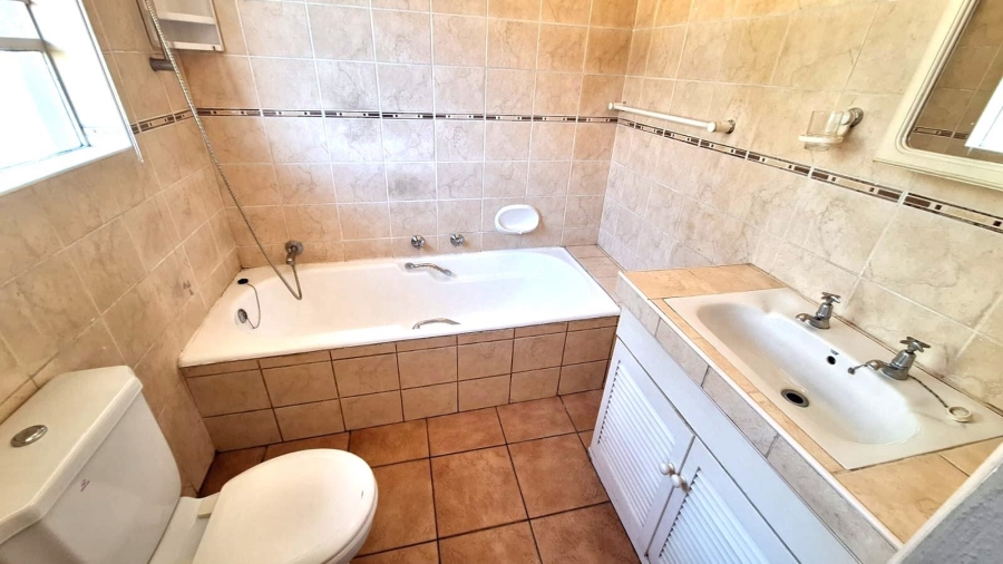 4 Bedroom Property for Sale in Mayberry Park Gauteng