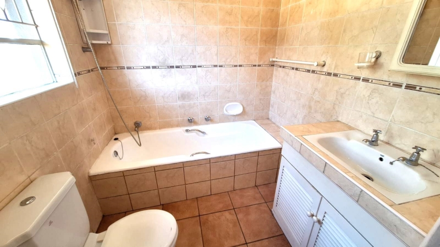 4 Bedroom Property for Sale in Mayberry Park Gauteng