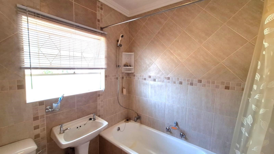 4 Bedroom Property for Sale in Mayberry Park Gauteng