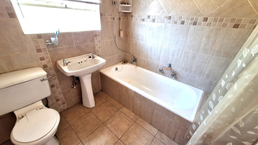 4 Bedroom Property for Sale in Mayberry Park Gauteng