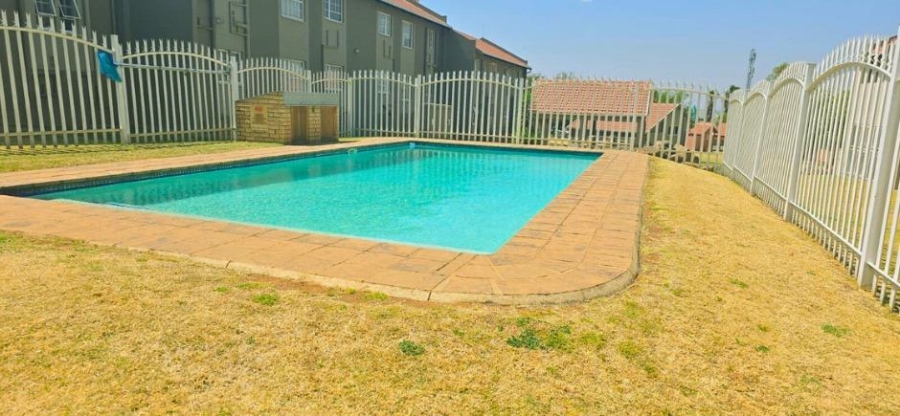 2 Bedroom Property for Sale in Meyersdal Gauteng
