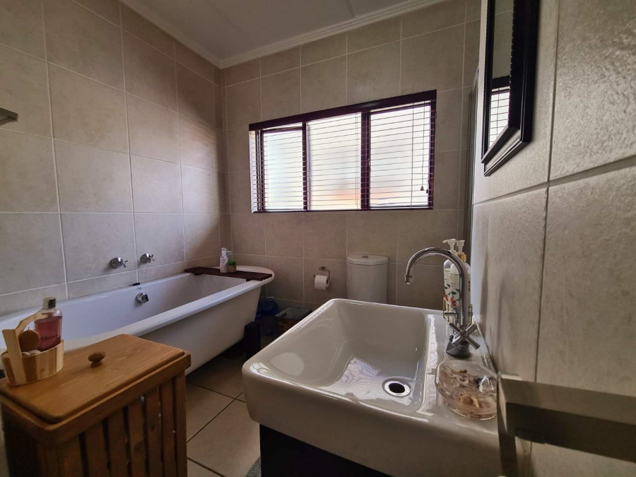 3 Bedroom Property for Sale in Solheim Gauteng