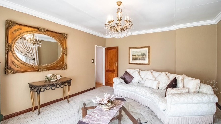 4 Bedroom Property for Sale in Lakefield Gauteng