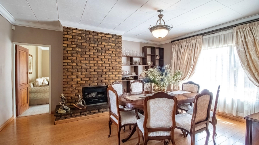 4 Bedroom Property for Sale in Lakefield Gauteng