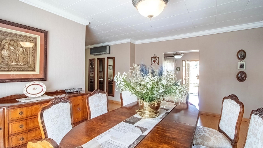 4 Bedroom Property for Sale in Lakefield Gauteng