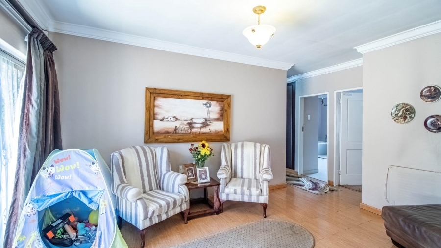 4 Bedroom Property for Sale in Lakefield Gauteng