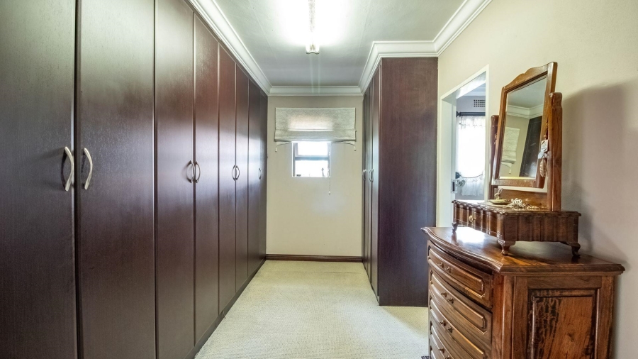4 Bedroom Property for Sale in Lakefield Gauteng