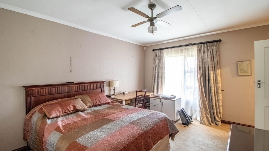 4 Bedroom Property for Sale in Lakefield Gauteng