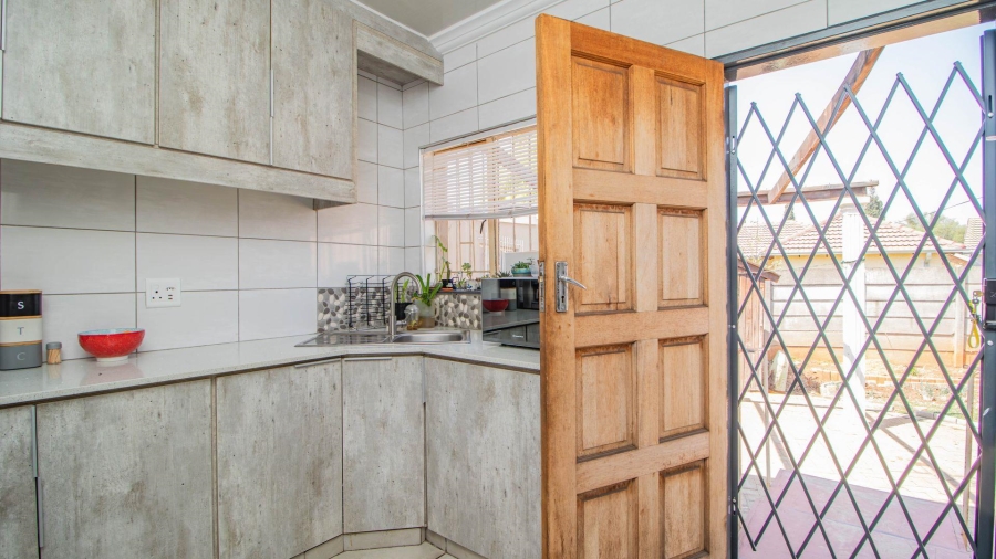 3 Bedroom Property for Sale in Sherwood Gardens Gauteng