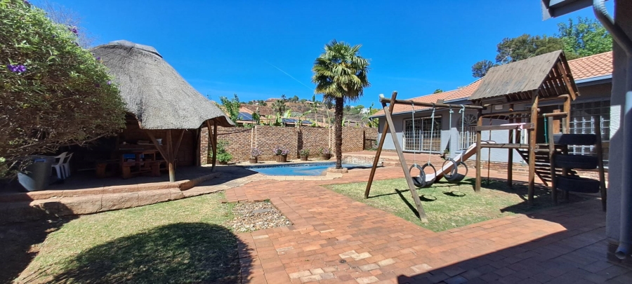 4 Bedroom Property for Sale in Glenvista Gauteng