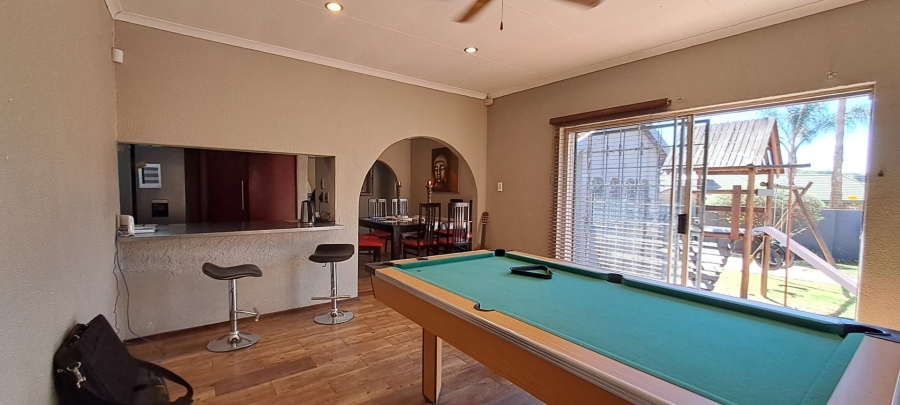 4 Bedroom Property for Sale in Glenvista Gauteng