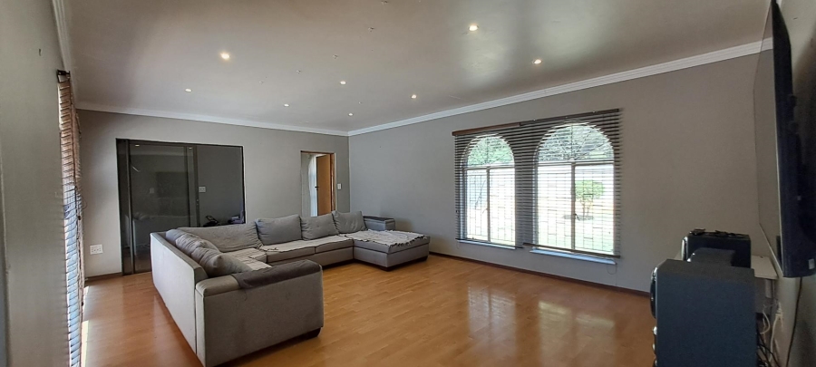 4 Bedroom Property for Sale in Glenvista Gauteng