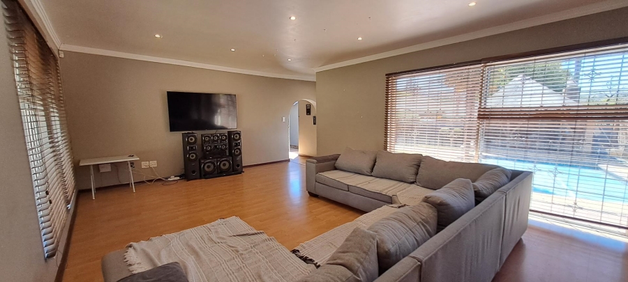 4 Bedroom Property for Sale in Glenvista Gauteng
