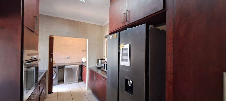 4 Bedroom Property for Sale in Glenvista Gauteng