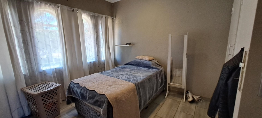 4 Bedroom Property for Sale in Glenvista Gauteng