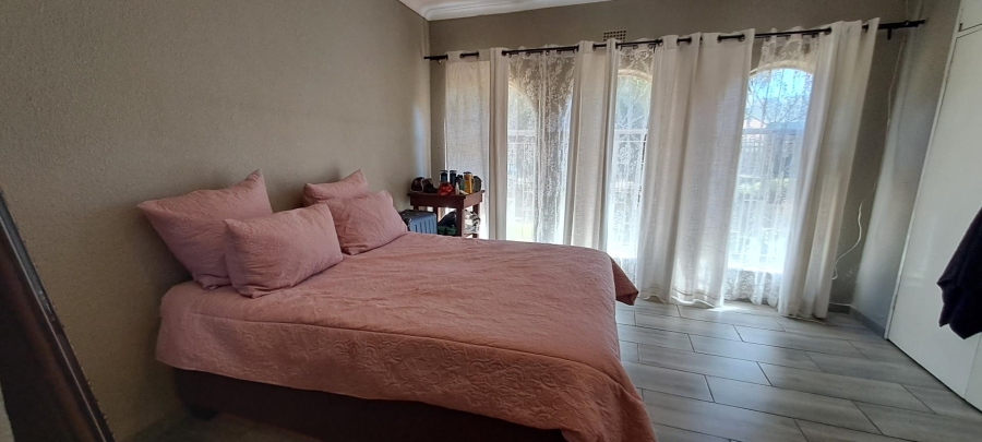 4 Bedroom Property for Sale in Glenvista Gauteng