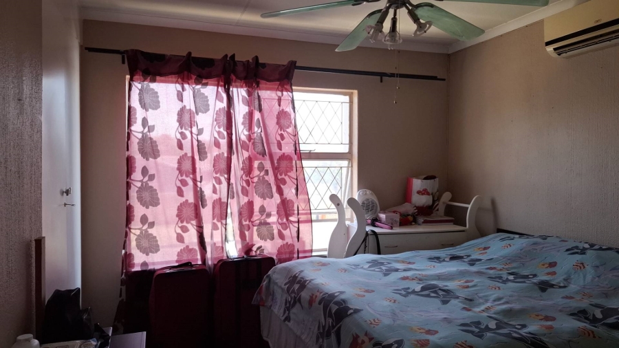 2 Bedroom Property for Sale in Raceview Gauteng
