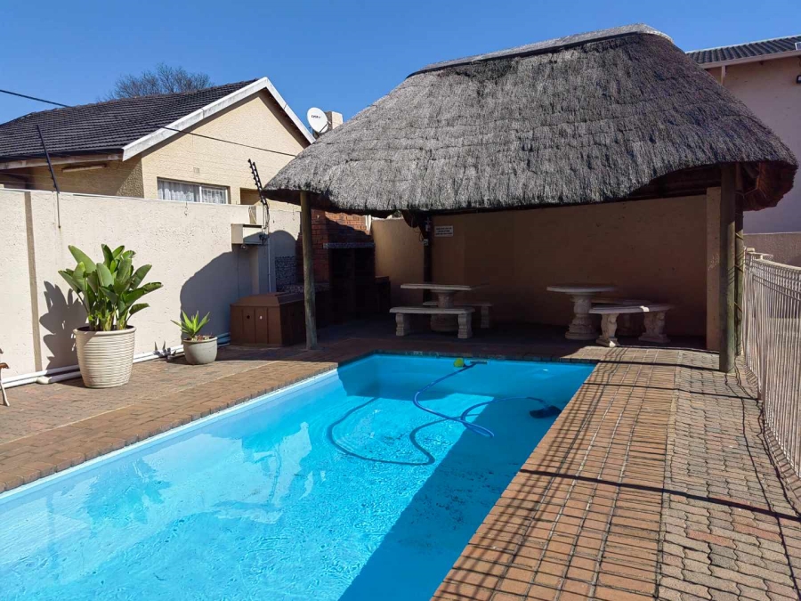 2 Bedroom Property for Sale in Raceview Gauteng